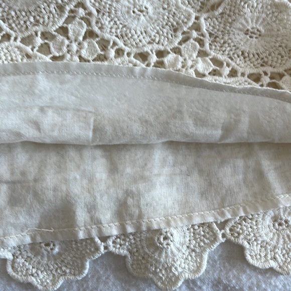 Beautiful Lace Top - Picture 7 of 8